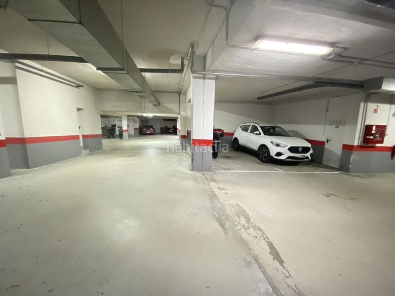 Foto df5afc7d-7ee1-4189-9d36-78de3a128233. Parking coche unidad ue4.4 en Valle de Elorz / Elortzibar