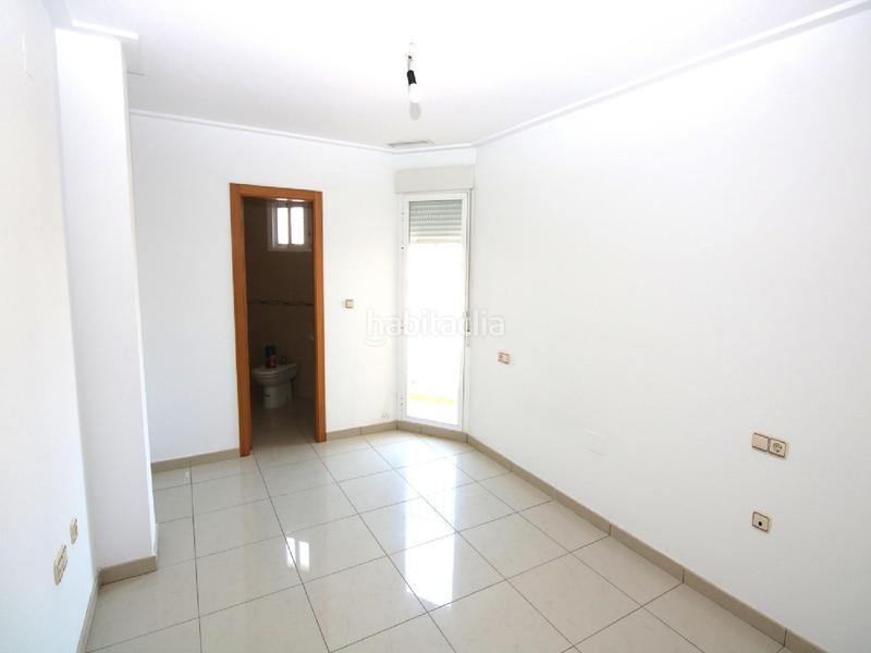 Foto 1054b132-6682-4298-be5b-b5ddc71e0b3a. Aparcament cotxe a Las Fuentes-Los Cipreses Aspe