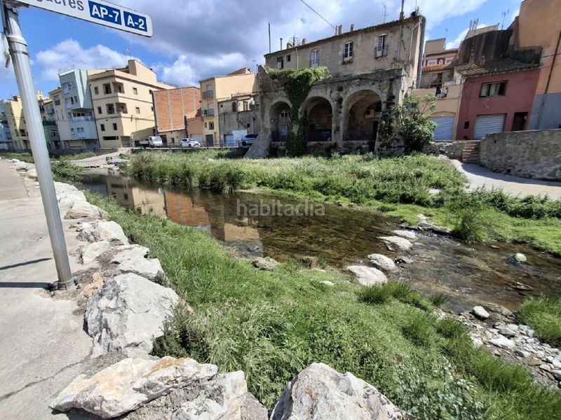Foto 565c2f74-6dac-4b5b-956a-65d56680c4bb. Aparcament cotxe a Jonquera (La)