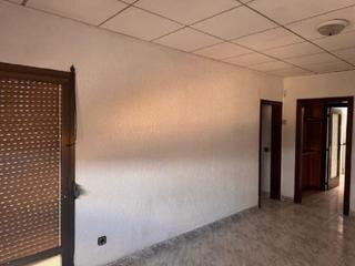 Appartement à Ciutat Meridiana. Rasos de peguera