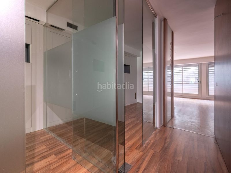 Foto 898e6446-3ccb-4648-a974-264563a99676. Local comercial a Eixample Tarragona