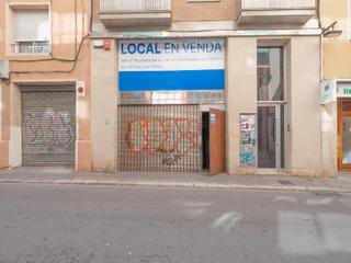 Local commercial à Eixample. Local cardenal cervantes  tarragona