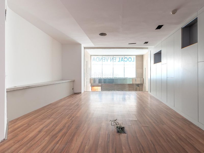 Foto a07a24d0-5724-42ff-8919-d390452efec7. Local comercial a Eixample Tarragona