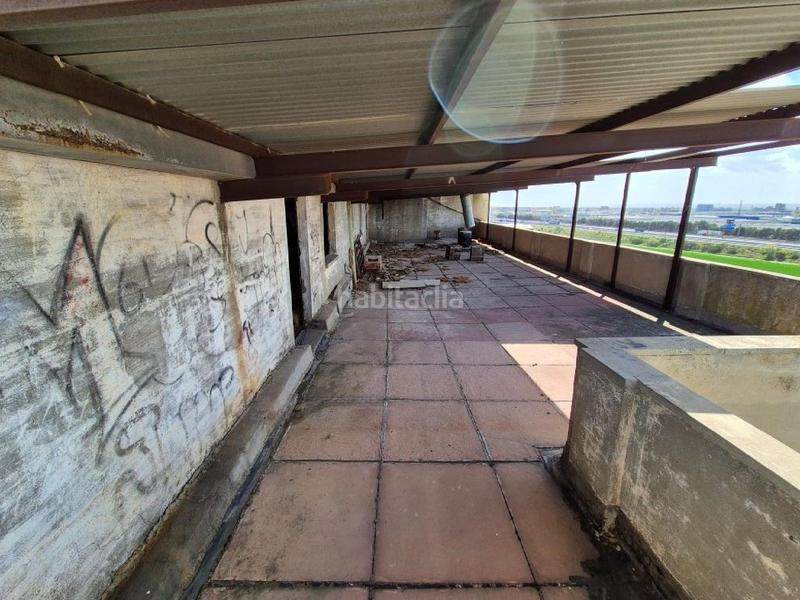 Foto d4537759-c7c8-40fc-ba3a-113e9cd74c47. Fabrikhalle in Parque Goya Zaragoza