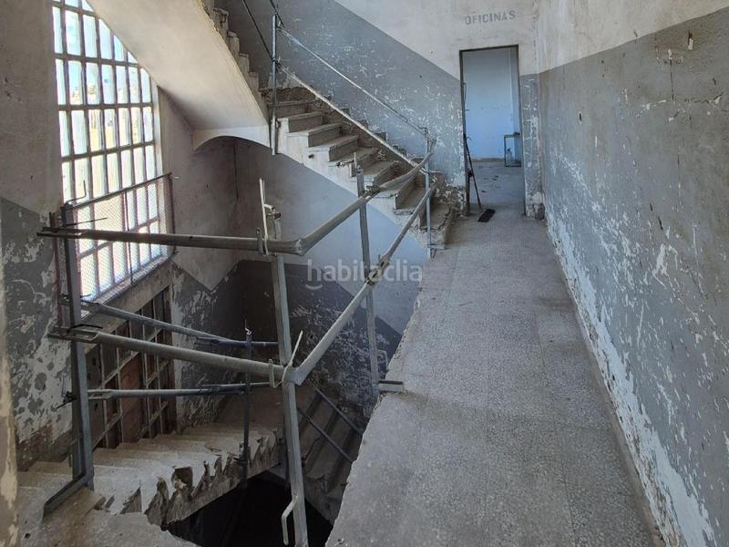 Foto ffef1f2b-8e6f-40e2-8091-9a73b59c4d3d. Fabrikhalle in Parque Goya Zaragoza