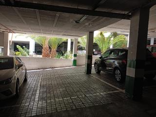 Aparcament cotxe a San Gregorio. Ordoño bermudez 3