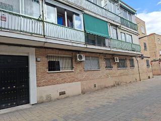 Pis a Calle Pinto-San Roque. Cl virgen del rocio 17