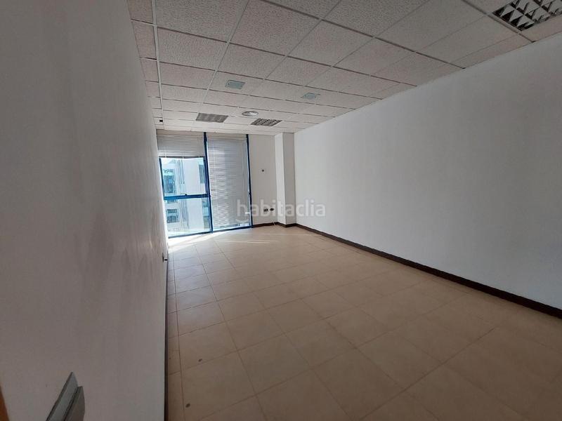 Foto 0c4090f3-f8ff-4bae-9ef2-e2eed7aa034f. Oficina amb aparcament a San Jerónimo - La Bachillera Sevilla