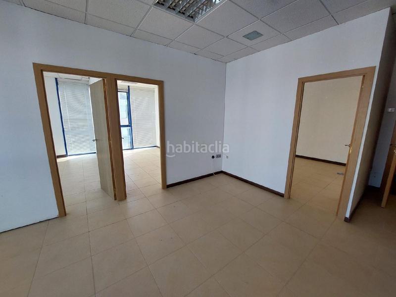 Foto 5060538c-414b-4bc7-9079-7377ba6d86f1. Oficina amb aparcament a San Jerónimo - La Bachillera Sevilla