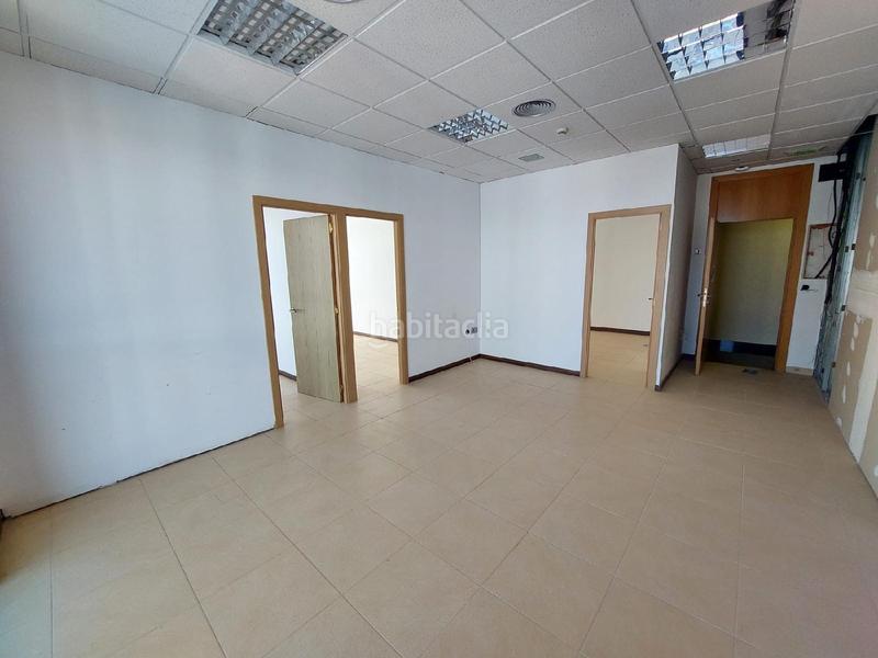 Foto 7871356a-b04a-42ba-b48b-3999b34e8608. Oficina amb aparcament a San Jerónimo - La Bachillera Sevilla