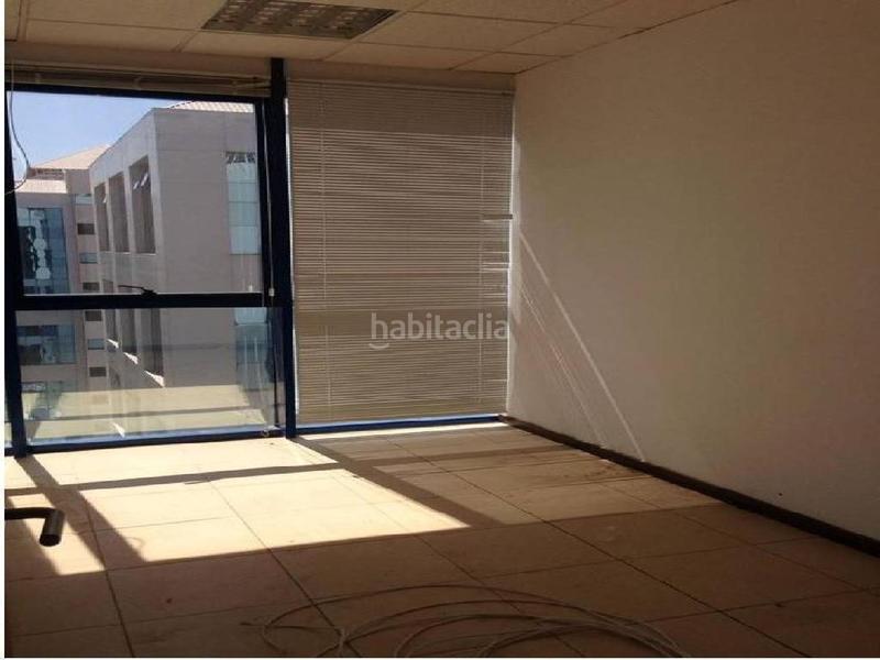 Foto a81752e6-5ec9-4c0e-8ff6-75a732c670b3. Oficina amb aparcament a San Jerónimo - La Bachillera Sevilla