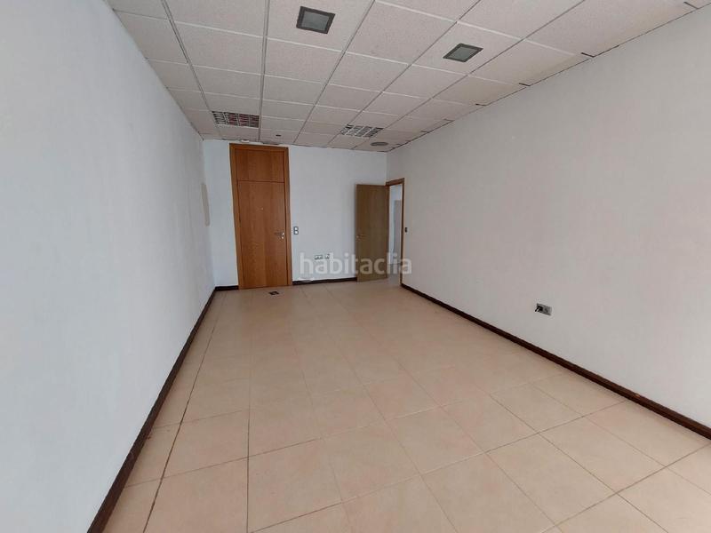 Foto b83524f5-bbaf-4399-ac37-0c91717b9d82. Oficina amb aparcament a San Jerónimo - La Bachillera Sevilla