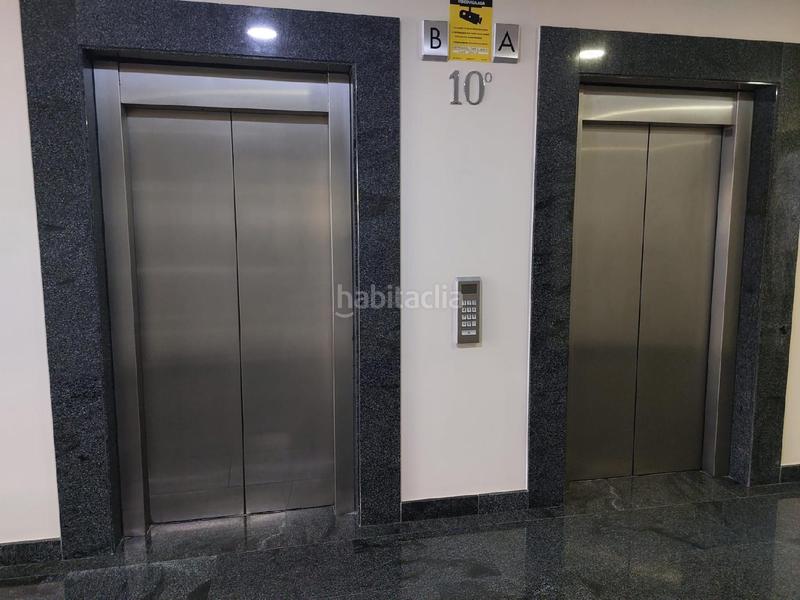 Foto fdba1f7a-3d55-490e-8459-652de5e18968. Oficina amb aparcament a San Jerónimo - La Bachillera Sevilla