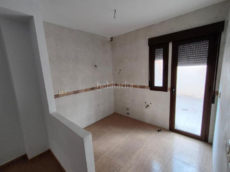 Foto db5f9a70-be9f-46c7-8ae4-e663bf450a48. Dúplex amb aparcament a Calahorra (La)