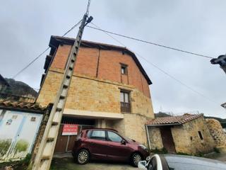 Aparcament cotxe a Val de San Vicente. Promo quintana
