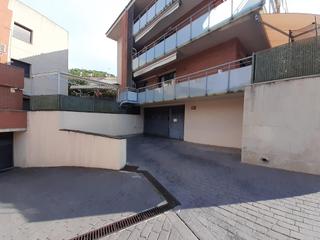 Aparcament cotxe a Eixample - Can Bogunyà. Ronda cosidor 10