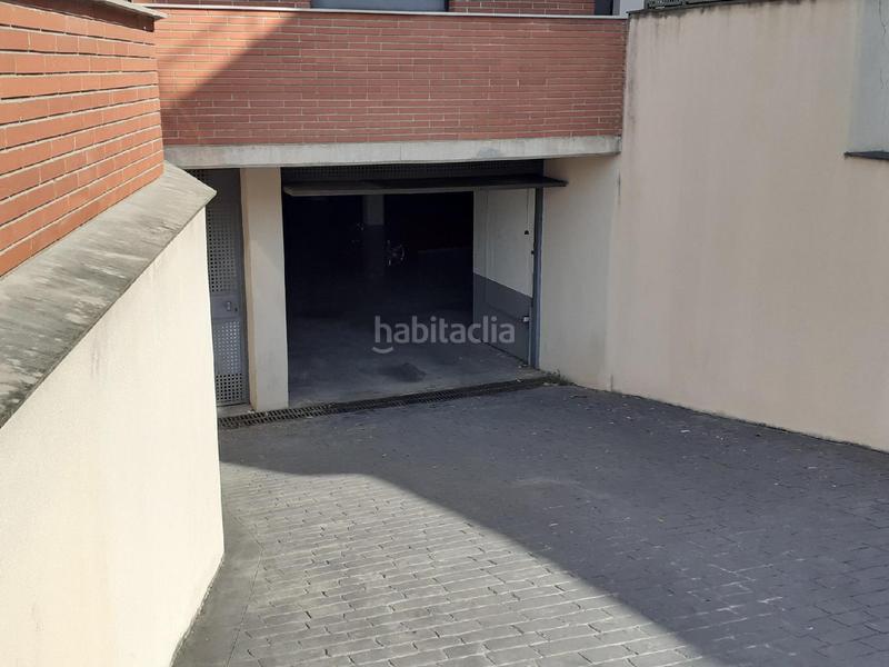 Foto bc4761c0-5dbf-46be-9aed-751b30a59416. Parking coche ronda cosidor 10 en Eixample - Can Bogunyà Castellar del Vallès