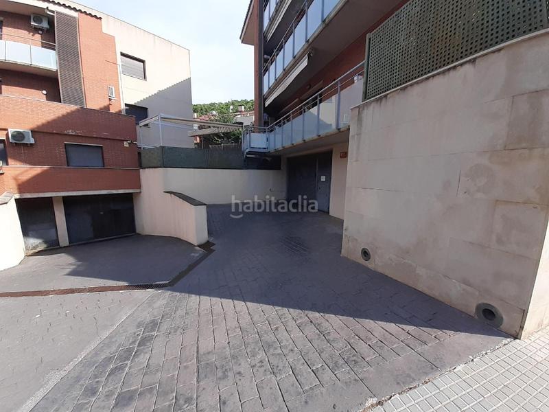 Foto f5fa74b6-1744-4cba-95e2-40d49e8bb3f9. Parking coche ronda cosidor 10 en Eixample - Can Bogunyà Castellar del Vallès