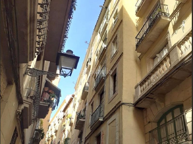 Foto a1a44b5c-0b8a-4006-9673-0d11feeeb6aa. Pis a Gòtic Barcelona