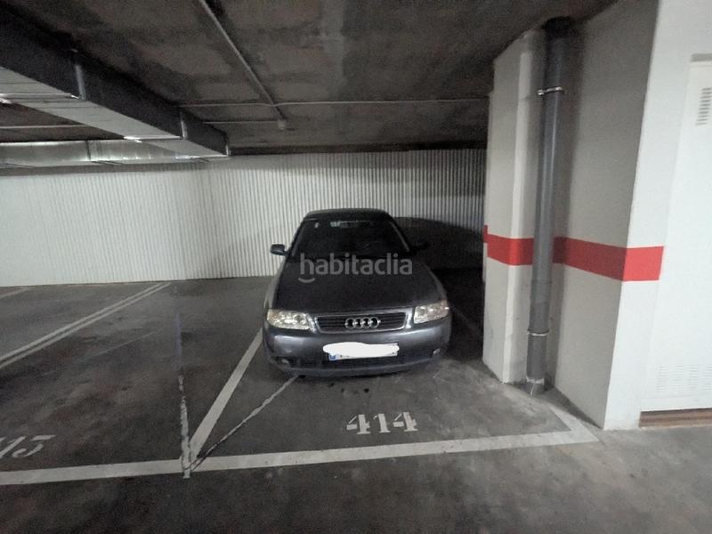 Foto d2dfba00-20c3-40cf-b1e9-61efdf8b4e3a. Parking coche cl hispano aviacion 6 en Los Remedios Sevilla