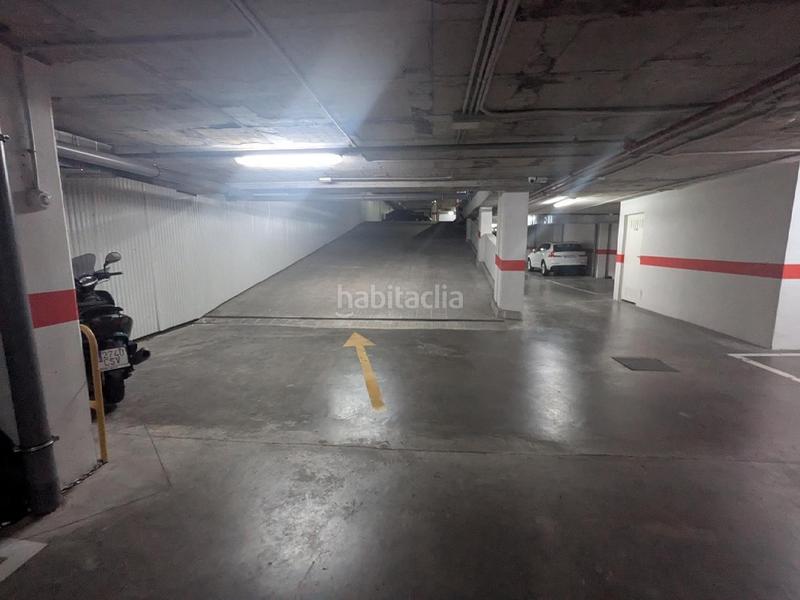 Foto e133d690-d069-4459-be12-3f0dcb3493fe. Parking coche cl hispano aviacion 6 en Los Remedios Sevilla