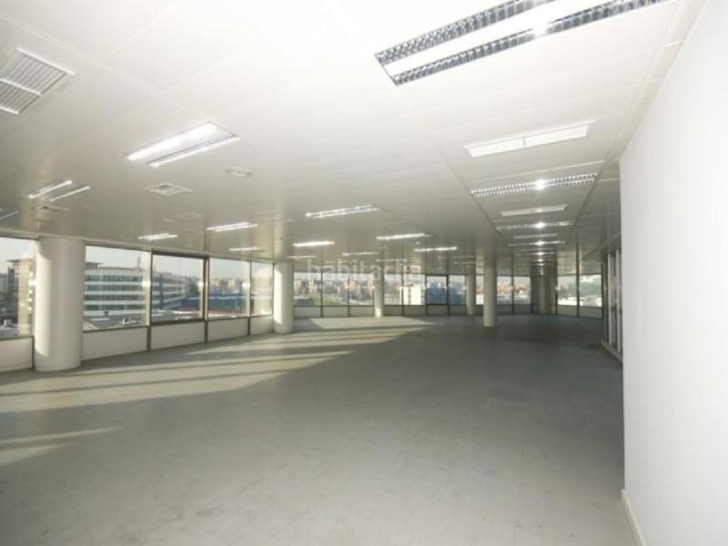 Foto 6038a094-0c27-4d63-82ca-cc0a763261a4. Oficina cl trespaderne 10 en Aeropuerto Madrid