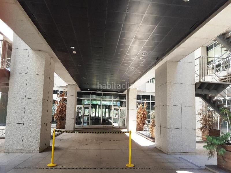 Foto 8aa01b77-87d9-4a45-b44d-765f2c39c245. Oficina cl trespaderne 10 en Aeropuerto Madrid