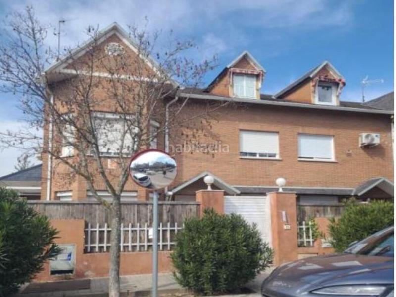 Foto f4d1aa4b-71d2-4cf2-81bb-9eede23c7f28. Chalet antonio machado 11 en Griñón