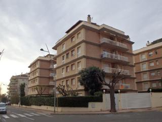 Aparcament cotxe a Vinyols i els Arcs. Mossen cinto verdaguer 10