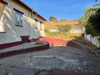 Chalet in Benavente. Cr madridla coruña 40