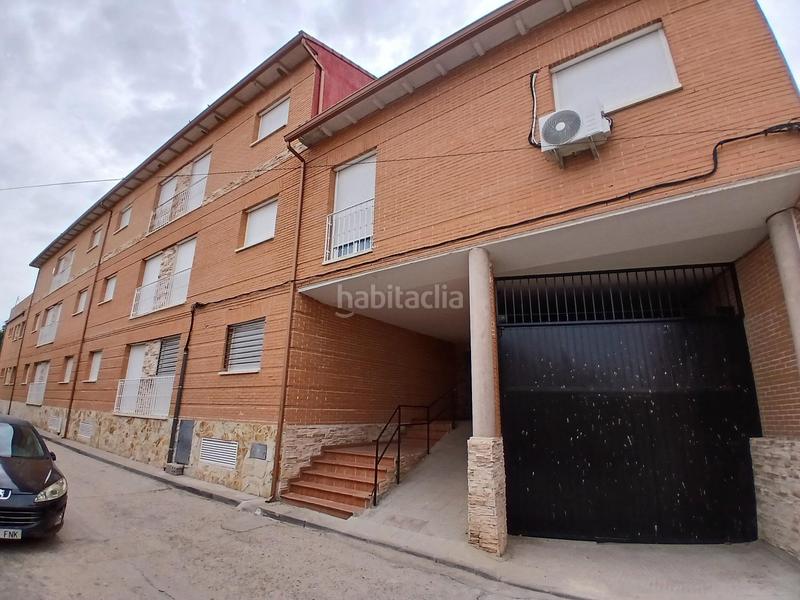 Foto e843cfc9-fd4b-4f57-b3e4-6ebd3dabf84d. Aparcament cotxe a Santa Olalla