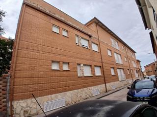 Autoparkplatz in Santa Olalla. Promo clavel