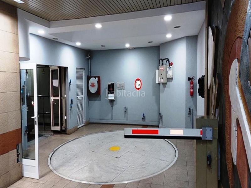 Foto e704eb3e-5c82-4948-aaf9-fef5e7f0448a. Car parking in Alhóndiga Bilbao