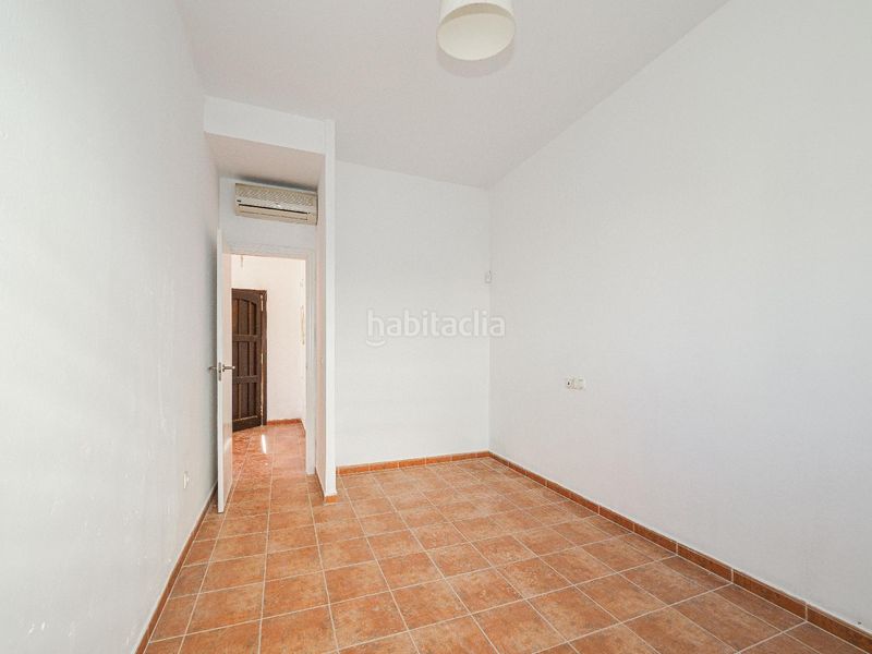 Foto a892067a-986b-4f95-93a8-304132cd0ce3. Pis amb aparcament a Burguillos