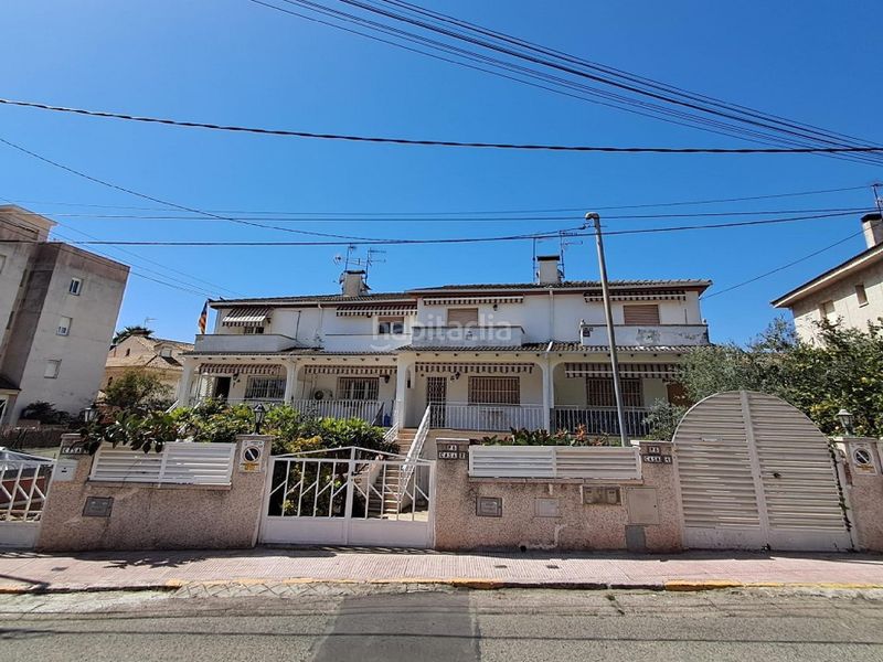 Foto 51bba0bc-91c3-4d04-afd0-28c25ea98fee. Casa aparellada amb aparcament a Cunit residencial Cunit