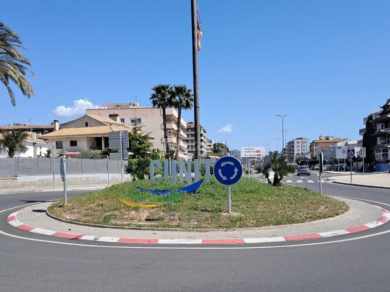 Foto 53b1e3eb-89ad-4721-ae2f-b7bc7e538f59. Casa aparellada amb aparcament a Cunit residencial Cunit