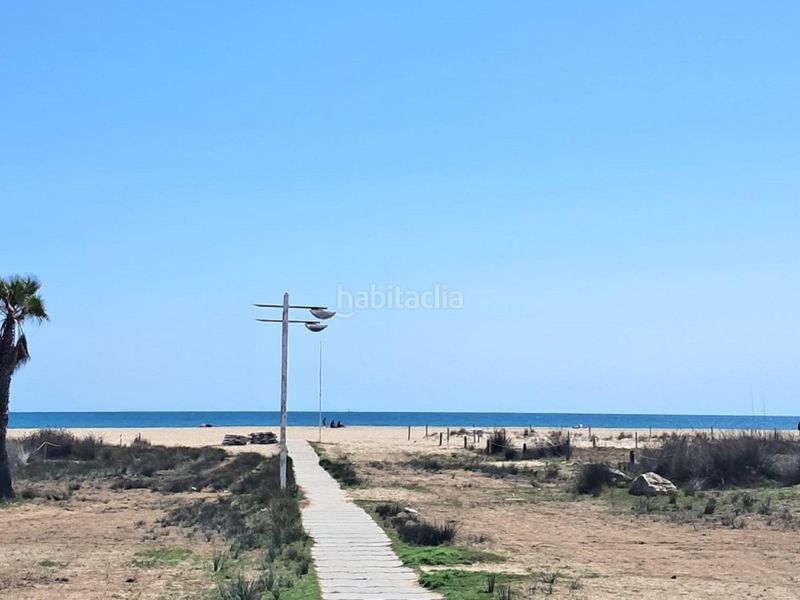 Foto a58c1061-5e26-42fe-b4a5-0c3fc85efdd4. Casa aparellada amb aparcament a Cunit residencial Cunit