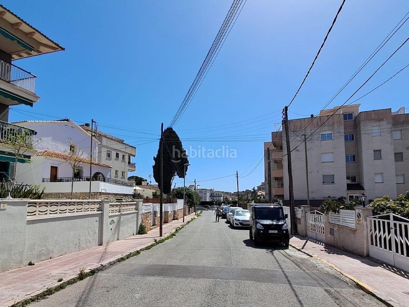 Foto bcbc8dbf-cd68-4c49-946f-8e63bbb385b3. Casa aparellada amb aparcament a Cunit residencial Cunit