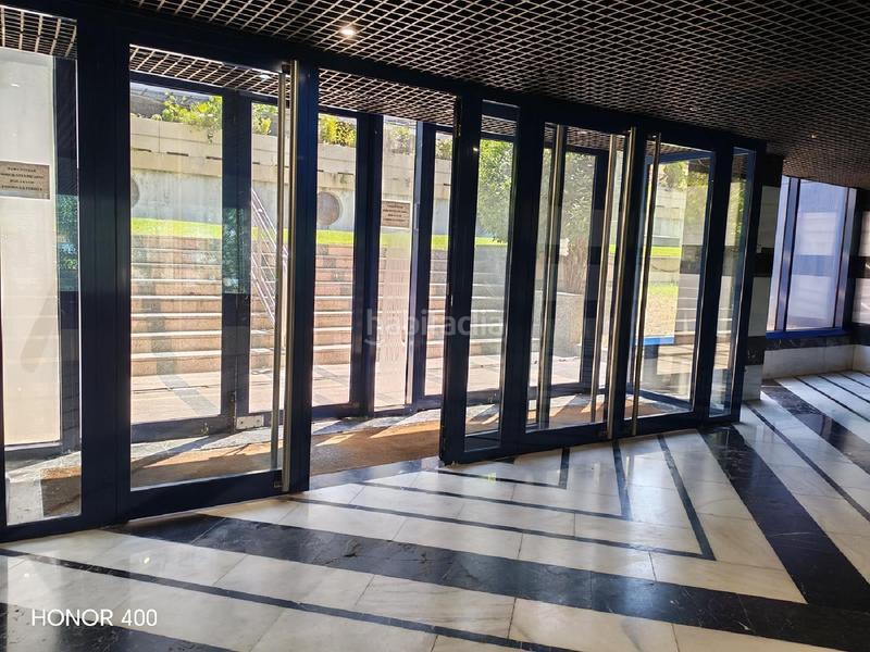 Foto 77dfddc3-10c1-4d95-8a8d-3ff8b788b25d. Bureau avec parking dans Aravaca Madrid