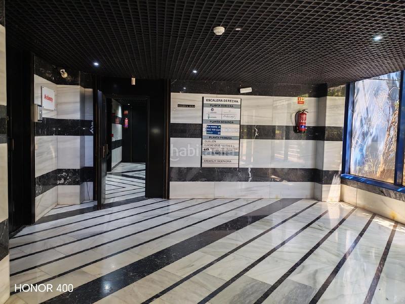 Foto e342bb96-8f49-43e3-b910-8bf3ac95c086. Bureau avec parking dans Aravaca Madrid