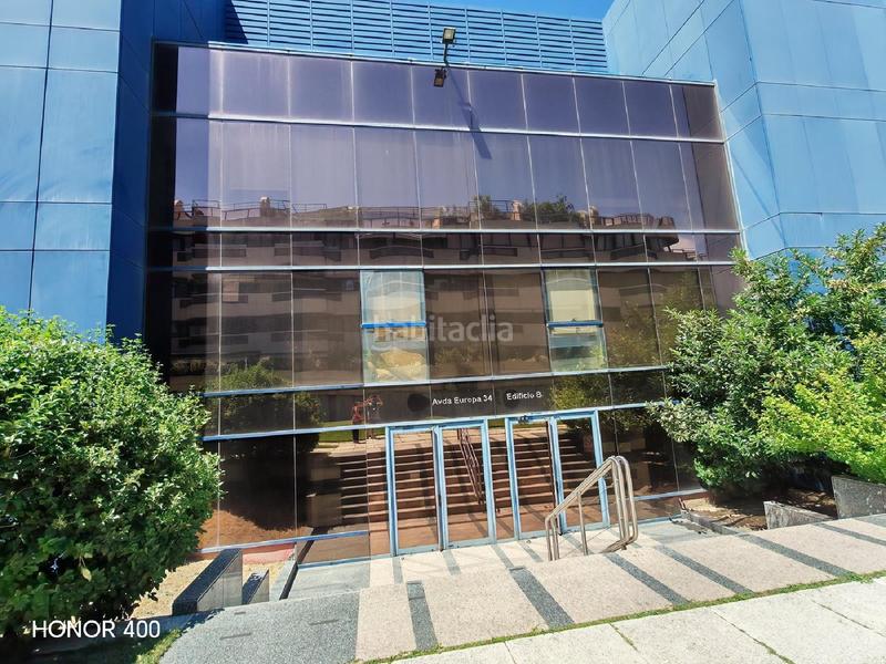 Foto f9db7501-7bb3-4f7d-926e-fdbf581e6560. Bureau avec parking dans Aravaca Madrid
