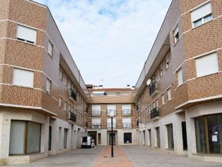 Parking coche en Quintanar del Rey. Promo cura