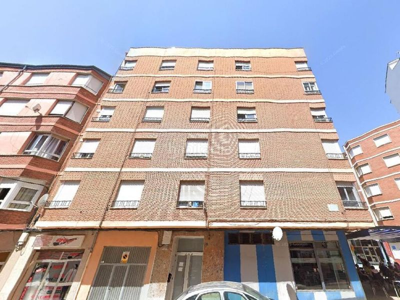 Foto e73ee23e-b5a1-4c5d-af6a-76c141ab3c7b. Pis a Centro Ponferrada