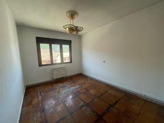 Piso en Santa Marina - Polígono. Cs vegas,las 31