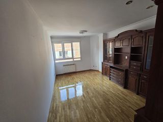 Appartement à La Calzada. Pizarro 6
