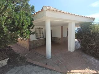 Haus in Benamocarra. Campanagil