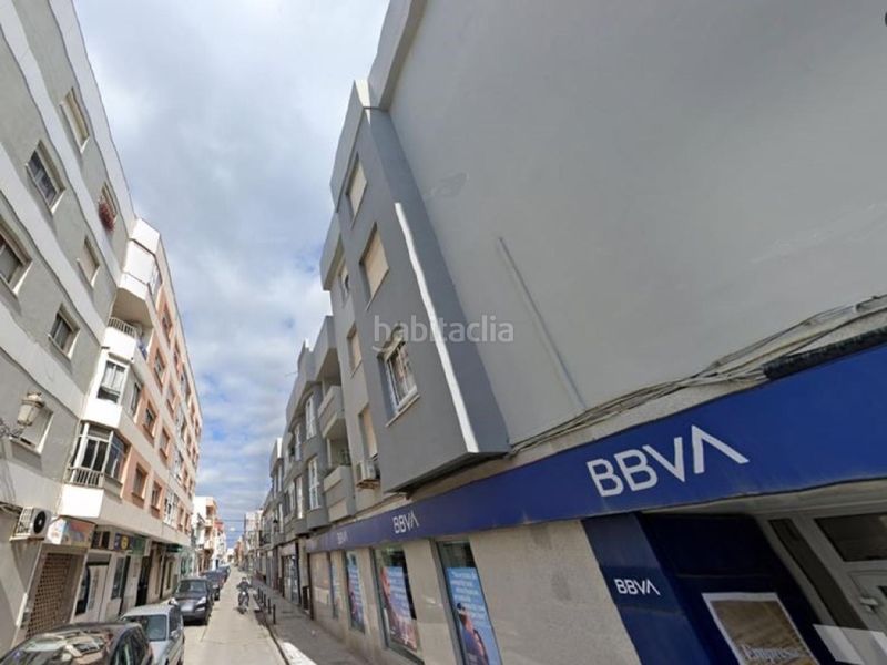 Foto b40664ae-d3fa-481d-9b56-316f6deb8d4f. Aparcament cotxe a Centro-San Felipe-Huerta Fava Línea de la Concepción (La)