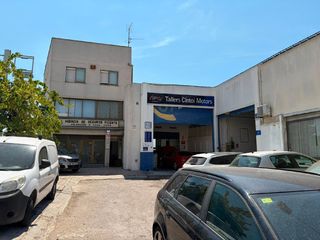 Local Comercial a Josa i Tuixén. Josep irla bosch 50