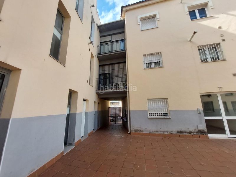 Foto 0af2236e-e8d0-4cbb-bed1-8a3b21b30cc1. Pis a Algaba (La)