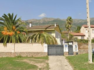 Xalet a Casavieja. Constitucion 123